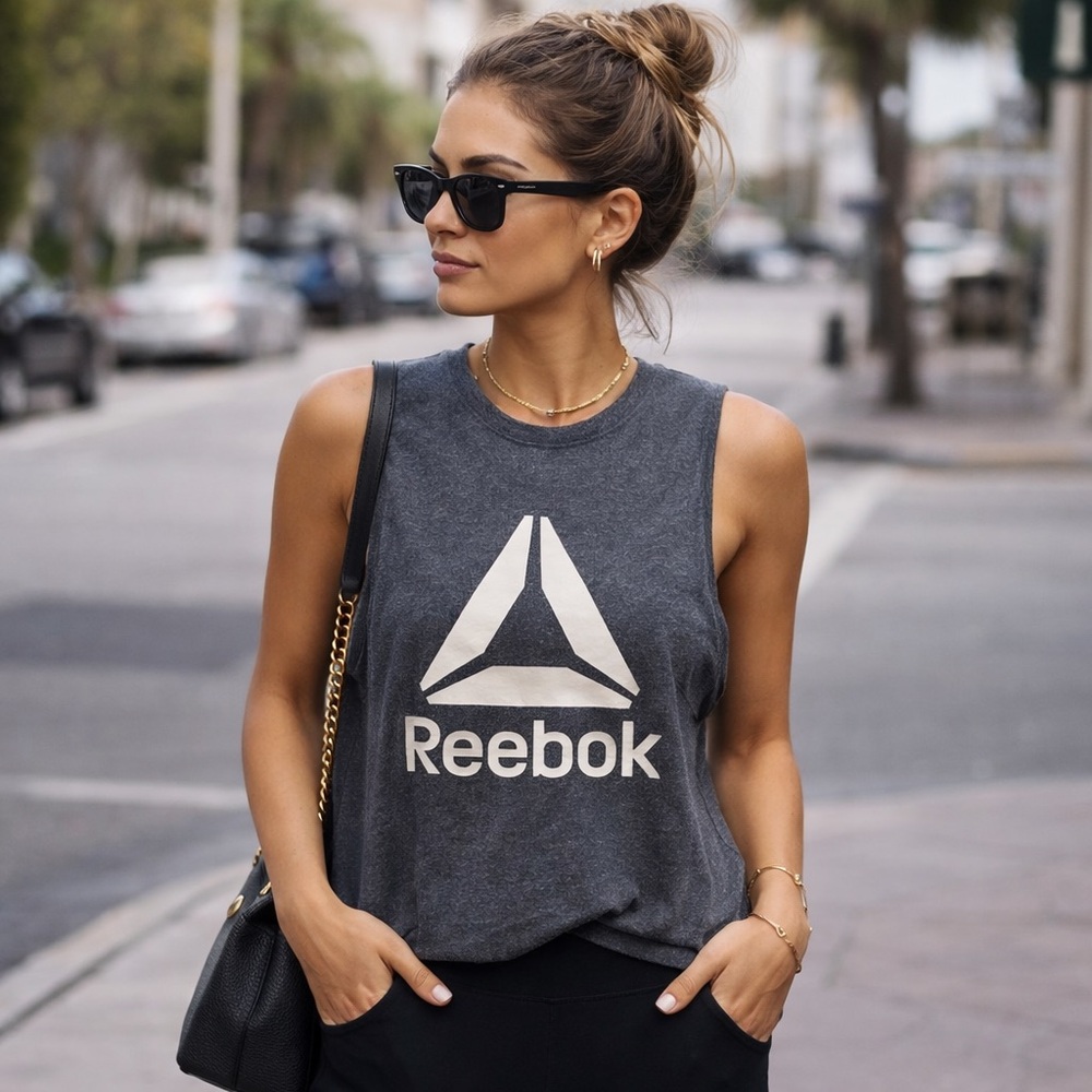 Reebok Women's Charcoal Gray Workout Tee with Keyhole Back Small